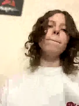 Snapshot of RinaMood chatting on 10/15/25, 11:21 RinaMood online show from 10/15/25, 11:21