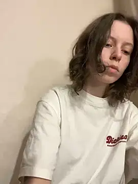 Snapshot of RinaMood chatting on 10/21/25, 11:00 RinaMood online show from 10/21/25, 11:00