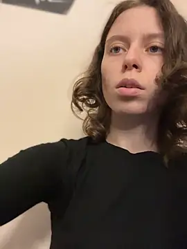 Snapshot of RinaMood chatting on 10/24/25, 11:06 RinaMood online show from 10/24/25, 11:06