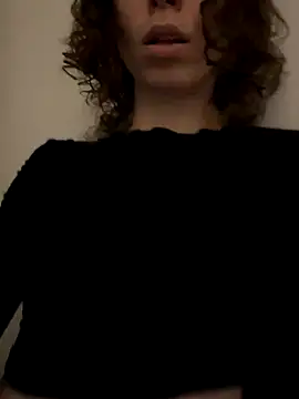 Snapshot of RinaMood chatting on 10/31/25, 01:23 RinaMood online show from 10/31/25, 01:23