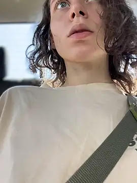 Snapshot of RinaMood chatting on 11/14/25, 04:11 RinaMood online show from 11/14/25, 04:11