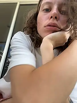 Snapshot of RinaMood chatting on 12/02/25, 03:56 RinaMood online show from 12/02/25, 03:56