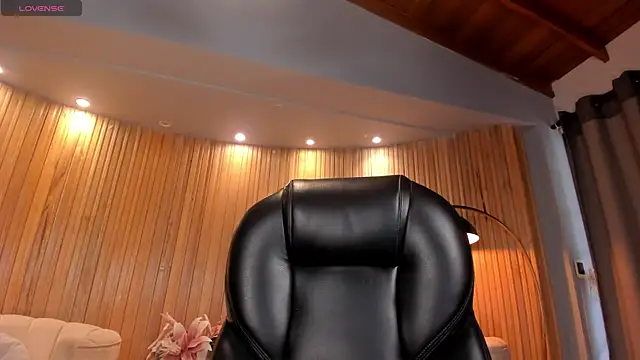 Snapshot of AlyssaDean chatting on 10/13/25, 12:05 AlyssaDean online show from 10/13/25, 12:05