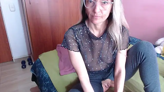 Snapshot of Susanlover chatting on 01/31/25, 07:18 Susanlover online show from 01/31/25, 07:18