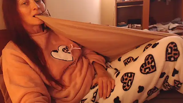 LovelyAndraGirl online show from 01/10/26, 02:41