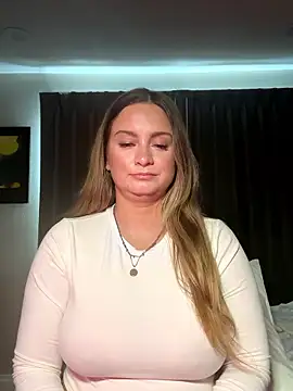 Snapshot of Sophie_Raegan chatting on 02/03/26, 04:23 Sophie Raegan online show from 02/03/26, 04:23