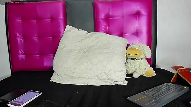 Snapshot of AlanaLars chatting on 09/29/25, 10:14 AlanaLars online show from 09/29/25, 10:14