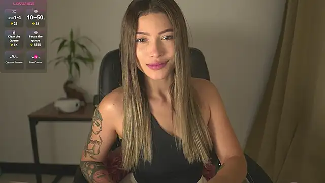 AyraSmith  online show from 06/30/26, 12:00