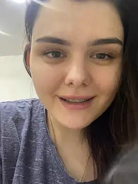 Snapshot of NikaMur chatting on 01/08/25, 12:26 NikaMur online show from 01/08/25, 12:26