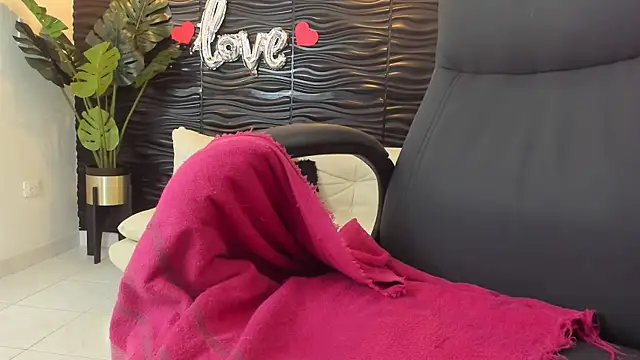 Snapshot of sofia_44 chatting on 02/26/25, 01:21 sofia 44 online show from 02/26/25, 01:21