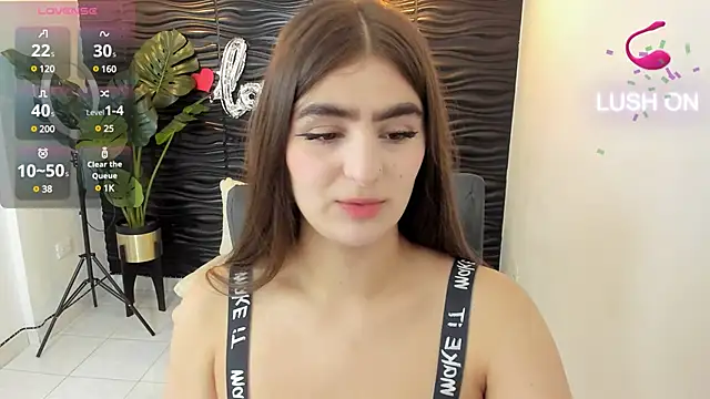 Snapshot of sofia_44 chatting on 03/14/25, 12:51 sofia 44 online show from 03/14/25, 12:51