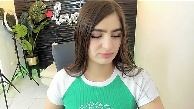 Snapshot of sofia_44 chatting on 03/21/25, 01:12 sofia 44 online show from 03/21/25, 01:12