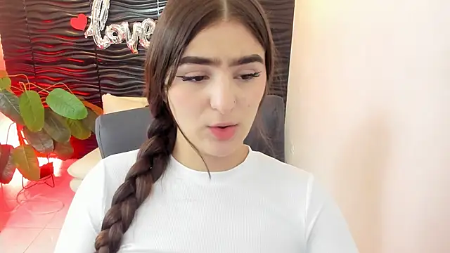 Snapshot of sofia_44 chatting on 09/20/25, 12:50 sofia 44 online show from 09/20/25, 12:50