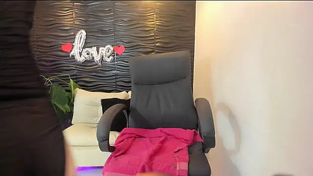 Snapshot of sofia_44 chatting on 01/31/26, 07:11 sofia 44 online show from 01/31/26, 07:11