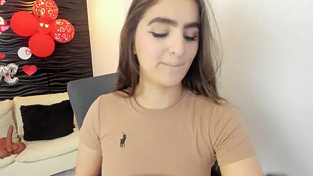 Snapshot of sofia_44 chatting on 02/27/26, 01:33 sofia 44 online show from 02/27/26, 01:33