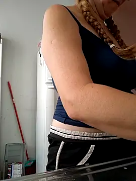 MILEIDE980 online show from 09/19/25, 03:13