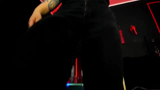 CharlotteScotte online show from 11/12/25, 12:05