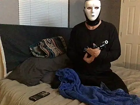 Snapshot of Cummerforyouu2 chatting on 02/08/25, 06:33 Cummerforyouu2 online show from 02/08/25, 06:33