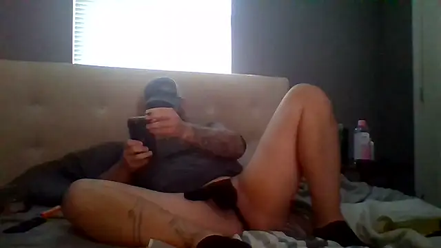 Snapshot of Cummerforyouu2 chatting on 11/23/25, 02:50 Cummerforyouu2 online show from 11/23/25, 02:50