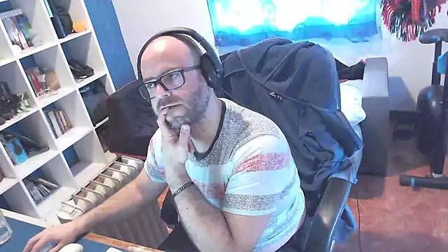 ravingr4d4 online show from 03/05/25, 12:11