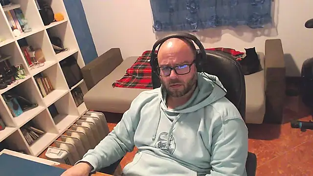 ravingr4d4 online show from 03/08/25, 09:40