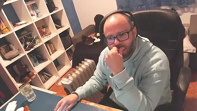 ravingr4d4 online show from 03/14/25, 10:16