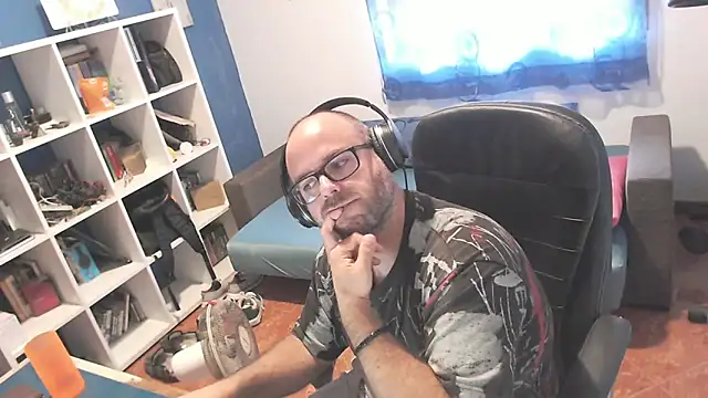 ravingr4d4 online show from 09/16/25, 10:49