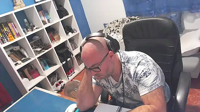 ravingr4d4 online show from 10/09/25, 10:41