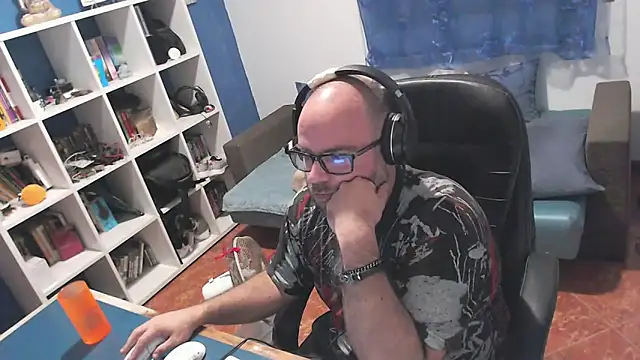 ravingr4d4 online show from 10/21/25, 09:48