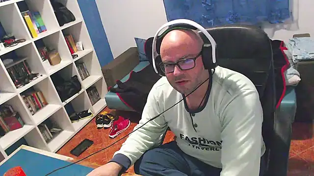 ravingr4d4 online show from 12/19/25, 11:45