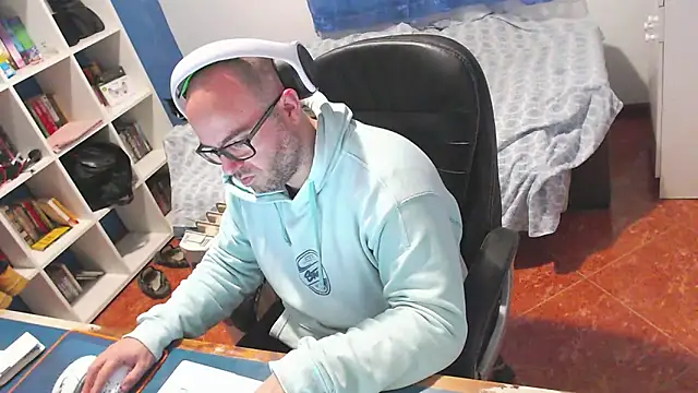 ravingr4d4 online show from 02/02/26, 09:52