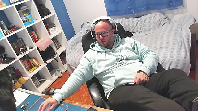 ravingr4d4 online show from 02/04/26, 11:53