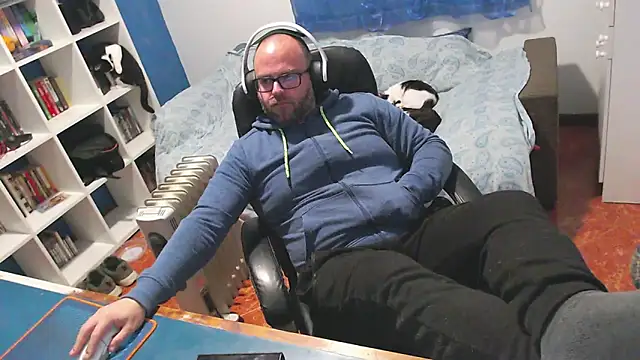 ravingr4d4 online show from 02/10/26, 10:14