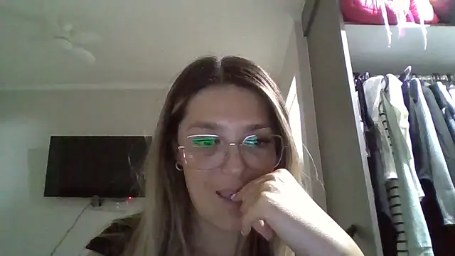 Snapshot of Daniela77771 chatting on 03/06/26, 01:46 Daniela77771 online show from 03/06/26, 01:46