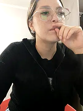 Snapshot of Daniela77771 chatting on 04/17/26, 03:15 Daniela77771 online show from 04/17/26, 03:15