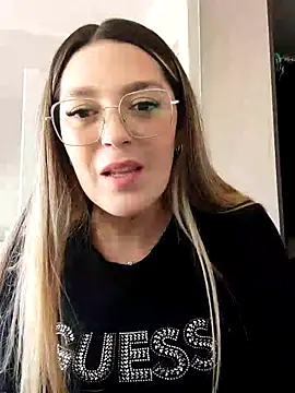 Snapshot of Daniela77771 chatting on 04/21/26, 07:17 Daniela77771 online show from 04/21/26, 07:17