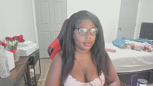 Snapshot of demi_xoxo chatting on 09/10/25, 04:01 demi xoxo online show from 09/10/25, 04:01