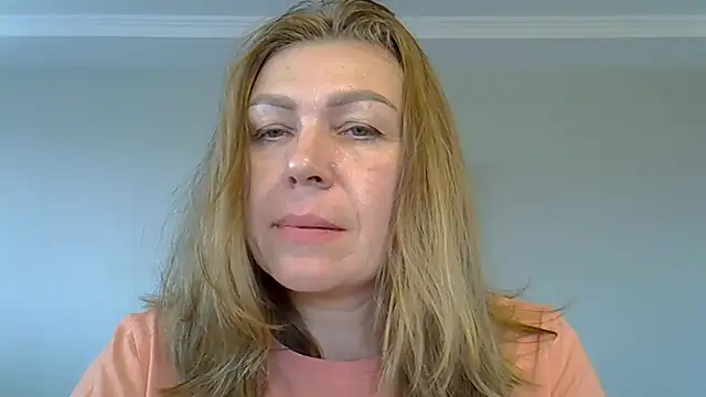 Snapshot of Alexandra-Rosee chatting on 10/22/25, 07:08 Alexandra-Rosee online show from 10/22/25, 07:08