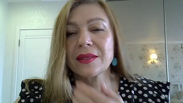 Snapshot of Alexandra-Rosee chatting on 12/21/25, 05:36 Alexandra-Rosee online show from 12/21/25, 05:36