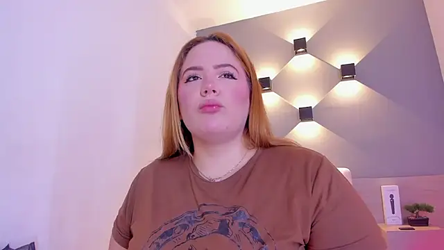 sophiarossee  online show from 01/29/25, 12:24