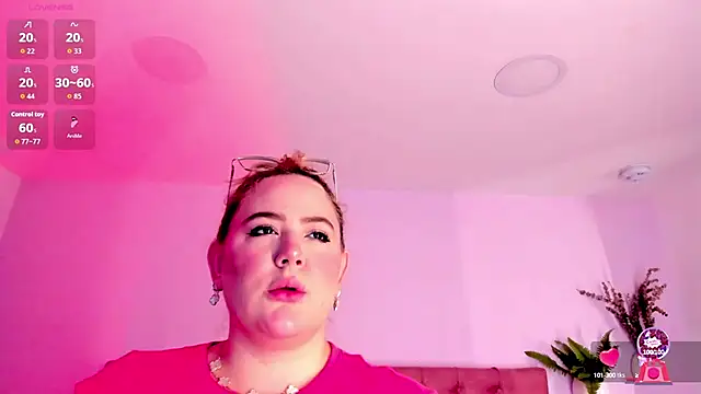 sophiarossee  online show from 09/20/25, 11:22