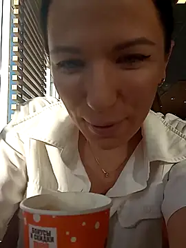 Snapshot of Brilliant-Queen1 chatting on 02/01/25, 12:40 Brilliant-Queen1 online show from 02/01/25, 12:40