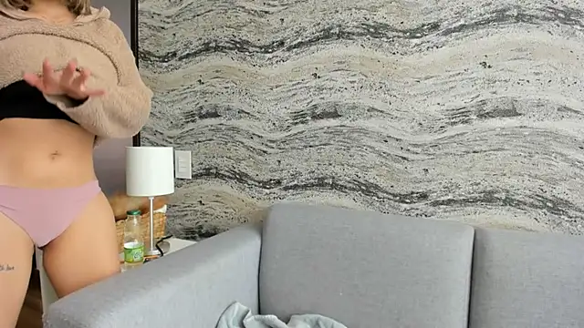 Sophi  a online show from 03/03/25, 08:00