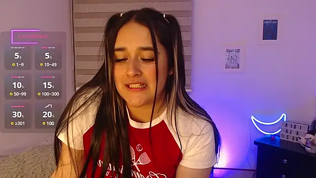 Snapshot of Megan_FE chatting on 12/14/24, 04:56 Megan FE online show from 12/14/24, 04:56