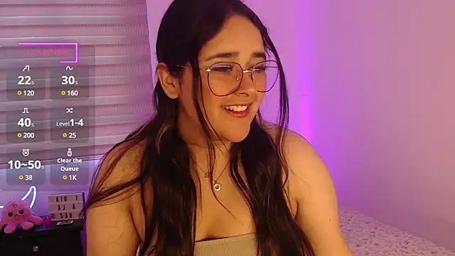 Snapshot of Megan_FE chatting on 12/22/24, 01:11 Megan FE online show from 12/22/24, 01:11