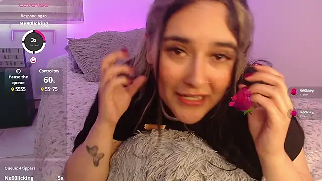 Snapshot of Megan_FE chatting on 12/24/24, 04:30 Megan FE online show from 12/24/24, 04:30