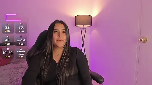 Snapshot of Megan_FE chatting on 01/14/25, 11:27 Megan FE online show from 01/14/25, 11:27