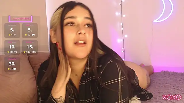 Snapshot of Megan_FE chatting on 02/14/25, 01:51 Megan FE online show from 02/14/25, 01:51