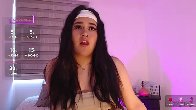 Snapshot of Megan_FE chatting on 03/11/25, 12:39 Megan FE online show from 03/11/25, 12:39