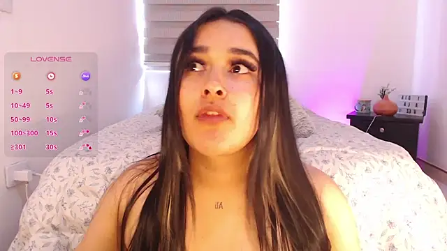 Snapshot of Megan_FE chatting on 03/22/25, 09:21 Megan FE online show from 03/22/25, 09:21